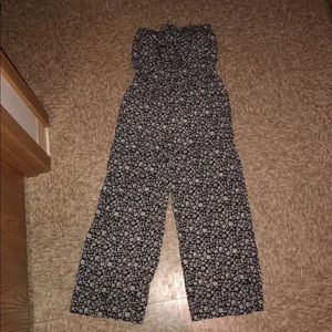 ON HOLD- American eagle sleeveless floral jumpsuit